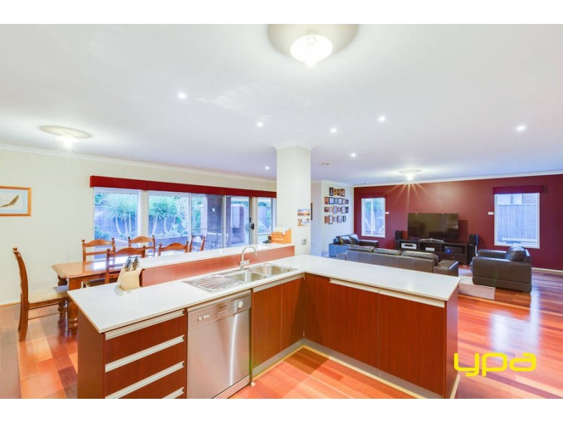 6 Ultimo Walk, Taylors Hill VIC 3037