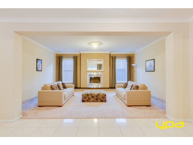 6 Ultimo Walk, Taylors Hill VIC 3037