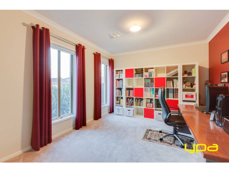 6 Ultimo Walk, Taylors Hill VIC 3037