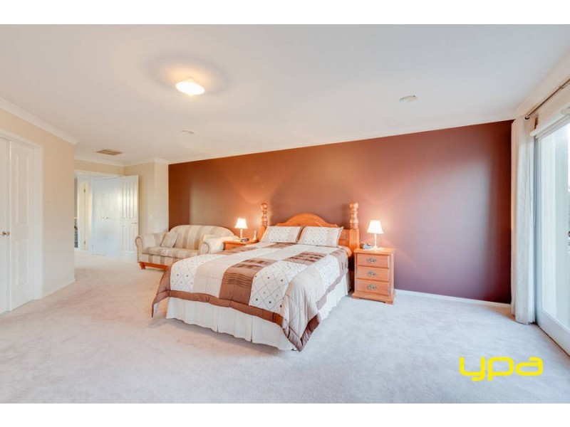 6 Ultimo Walk, Taylors Hill VIC 3037