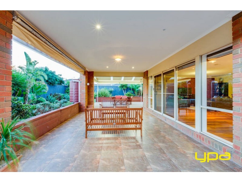 6 Ultimo Walk, Taylors Hill VIC 3037