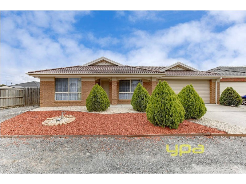 8 Ingram Place, Taylors Hill VIC 3037