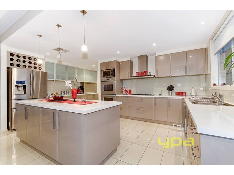 11 Wales Court, Hillside VIC 3037