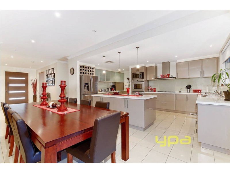 11 Wales Court, Hillside VIC 3037