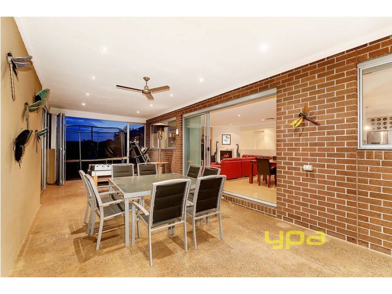 11 Wales Court, Hillside VIC 3037