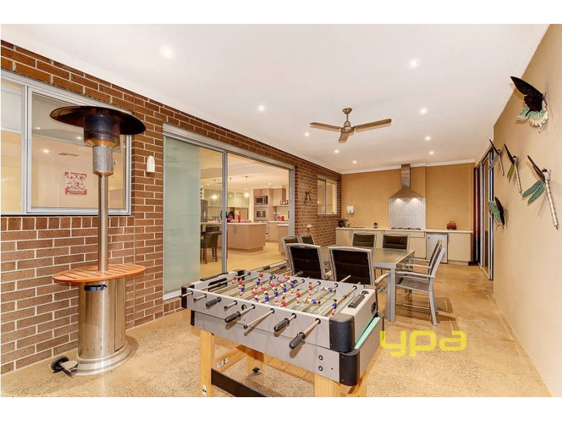 11 Wales Court, Hillside VIC 3037