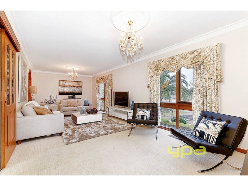 9 Mara Court, Taylors Lakes VIC 3038