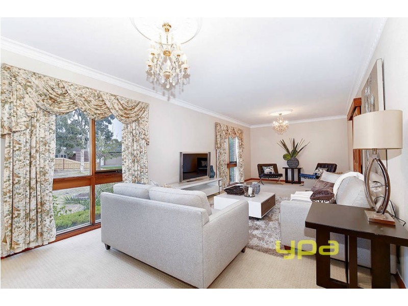 9 Mara Court, Taylors Lakes VIC 3038