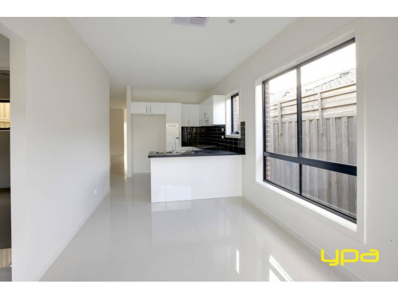 1 & 2/31 Lydgate Terrace, Epping VIC 3076