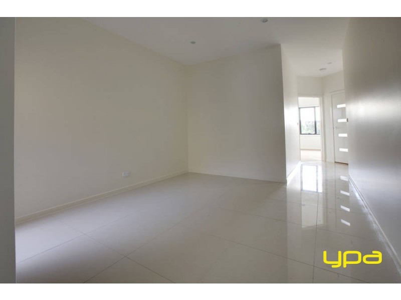 1 & 2/31 Lydgate Terrace, Epping VIC 3076