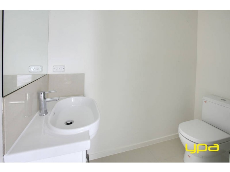 1 & 2/31 Lydgate Terrace, Epping VIC 3076