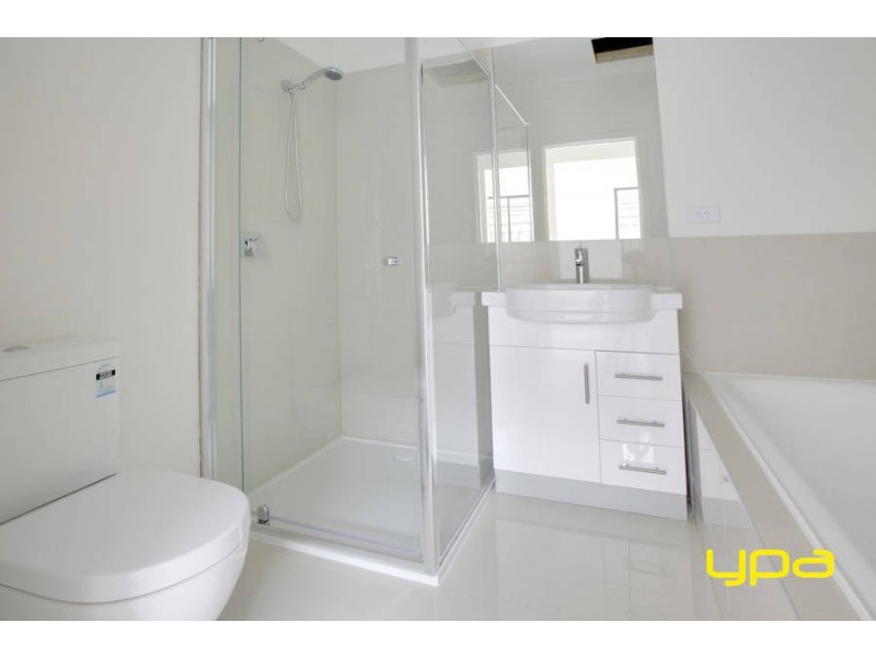 1 & 2/31 Lydgate Terrace, Epping VIC 3076