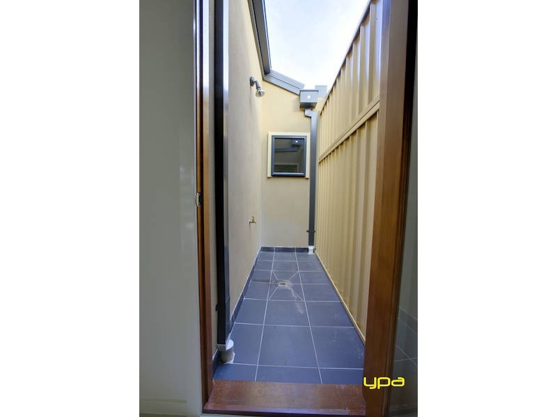 1 & 2/31 Lydgate Terrace, Epping VIC 3076