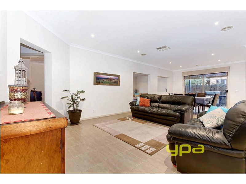 21 Dorcas Lane, Taylors Hill VIC 3037