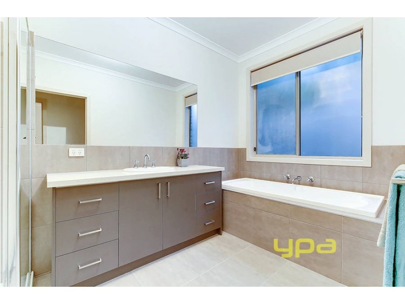 21 Dorcas Lane, Taylors Hill VIC 3037