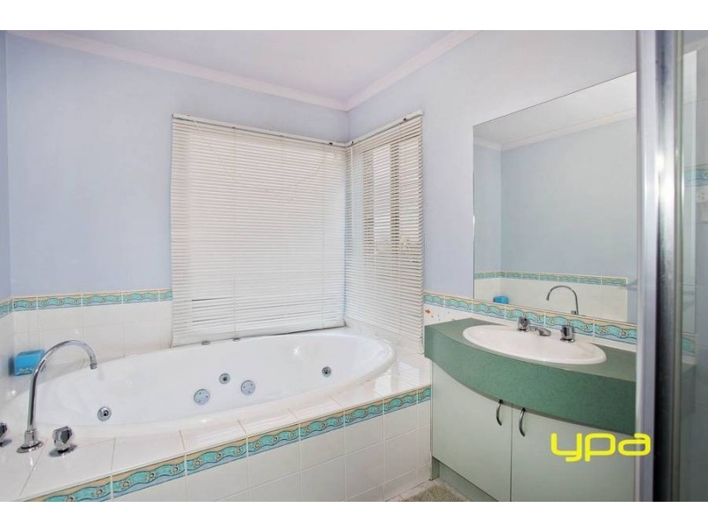 89 Glenbruar Drive, Hillside VIC 3037