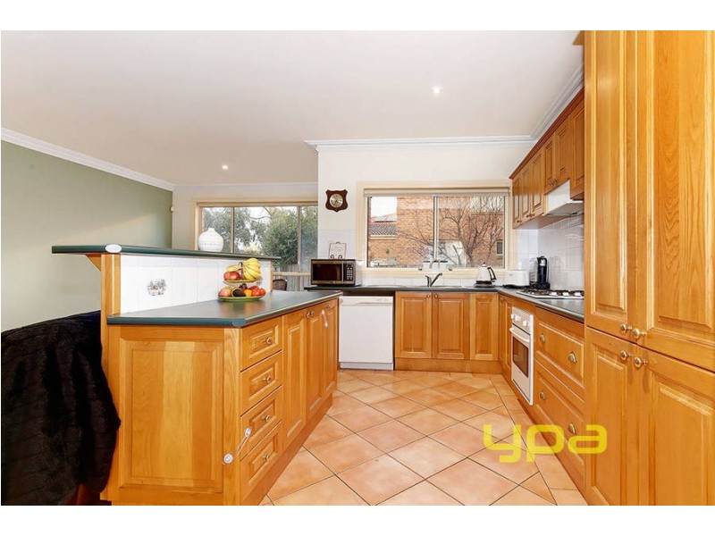 2/42 Chris Court, Hillside VIC 3037