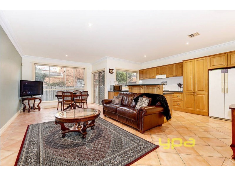 2/42 Chris Court, Hillside VIC 3037