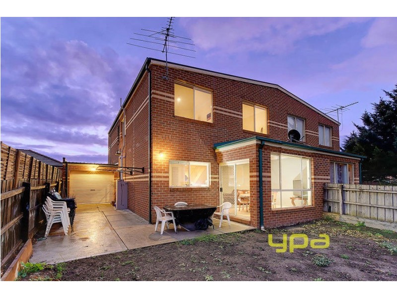 2/42 Chris Court, Hillside VIC 3037