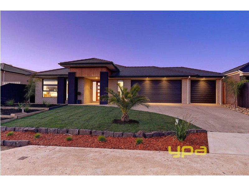 10 Roma Court, Taylors Hill VIC 3037