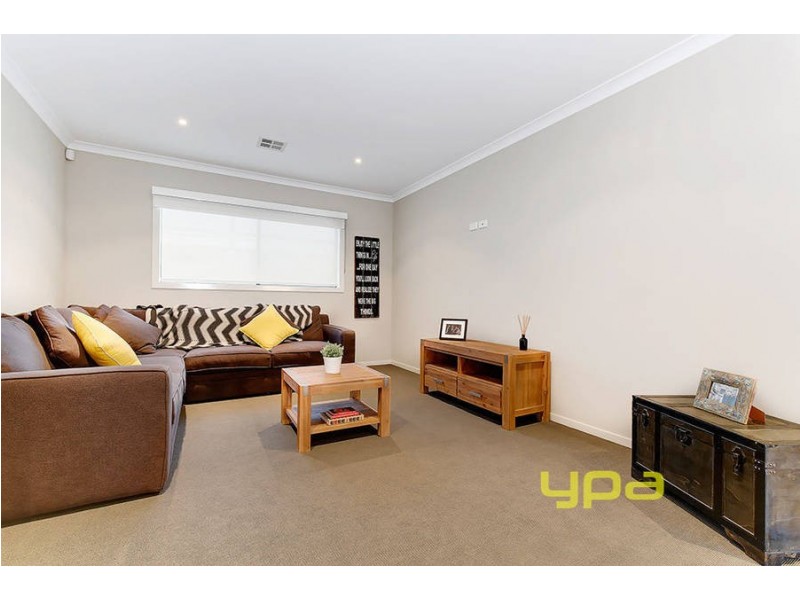 10 Roma Court, Taylors Hill VIC 3037