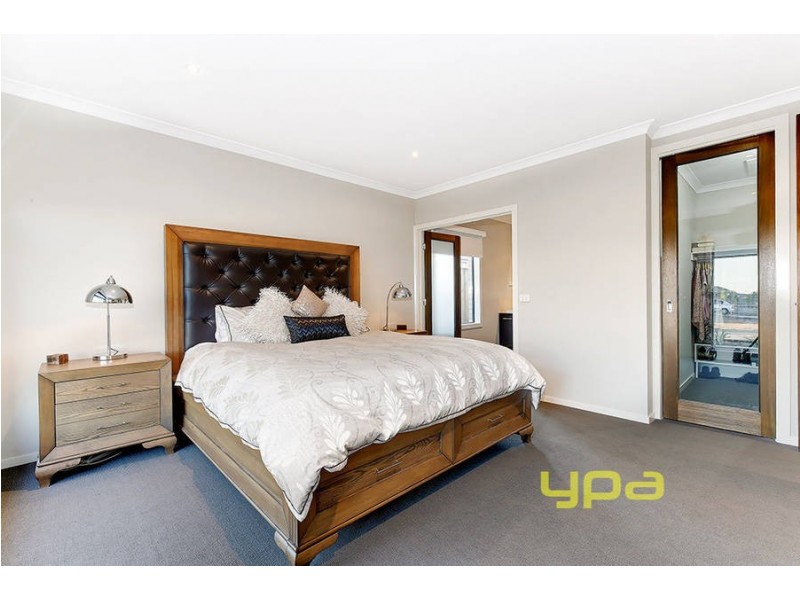 10 Roma Court, Taylors Hill VIC 3037