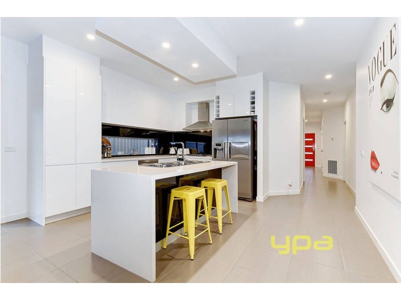 21 Hascombe Drive, Caroline Springs VIC 3023