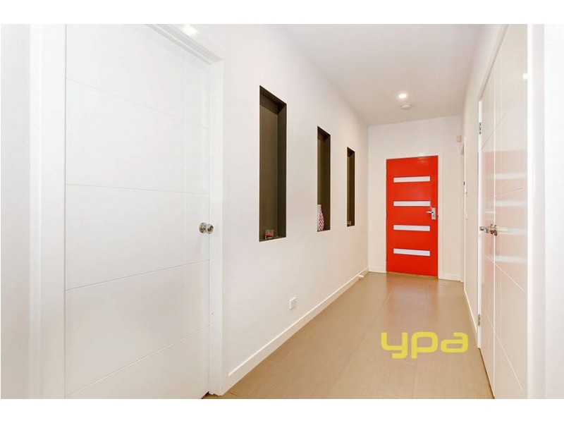 21 Hascombe Drive, Caroline Springs VIC 3023