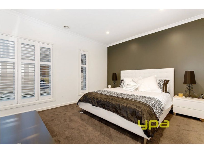 21 Hascombe Drive, Caroline Springs VIC 3023