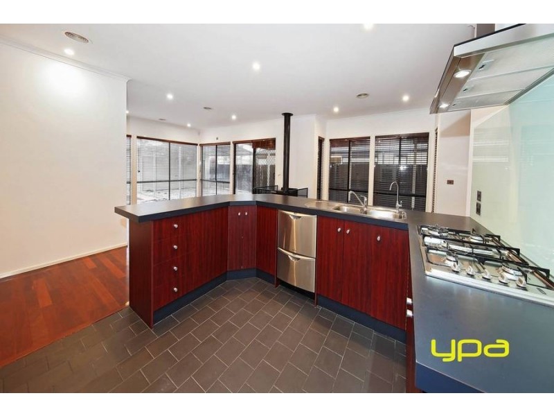 15 Carlton Court, Taylors Hill VIC 3037