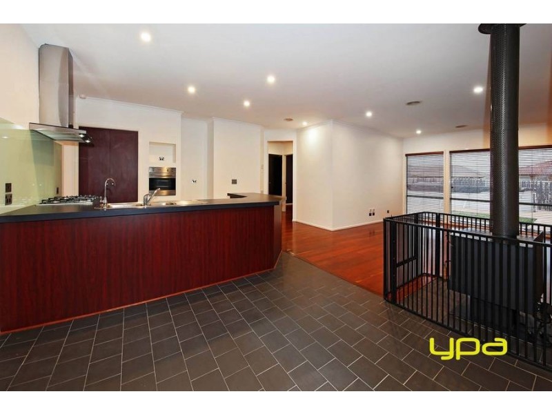 15 Carlton Court, Taylors Hill VIC 3037