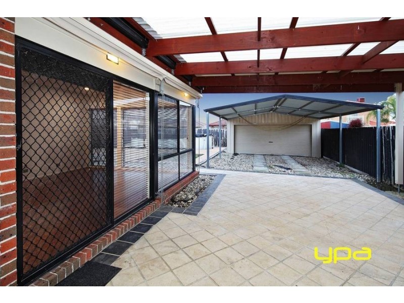 15 Carlton Court, Taylors Hill VIC 3037