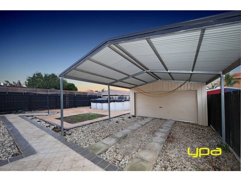 15 Carlton Court, Taylors Hill VIC 3037
