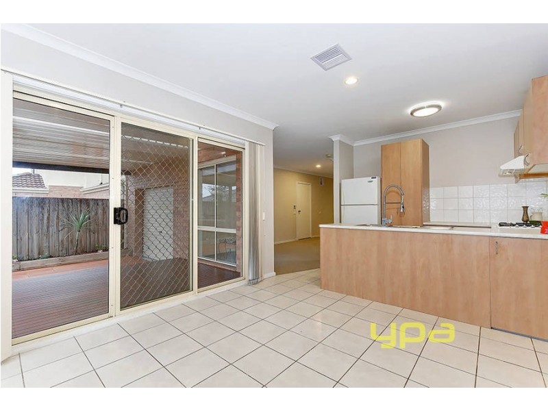 28 Tintern Loop, Hillside VIC 3037