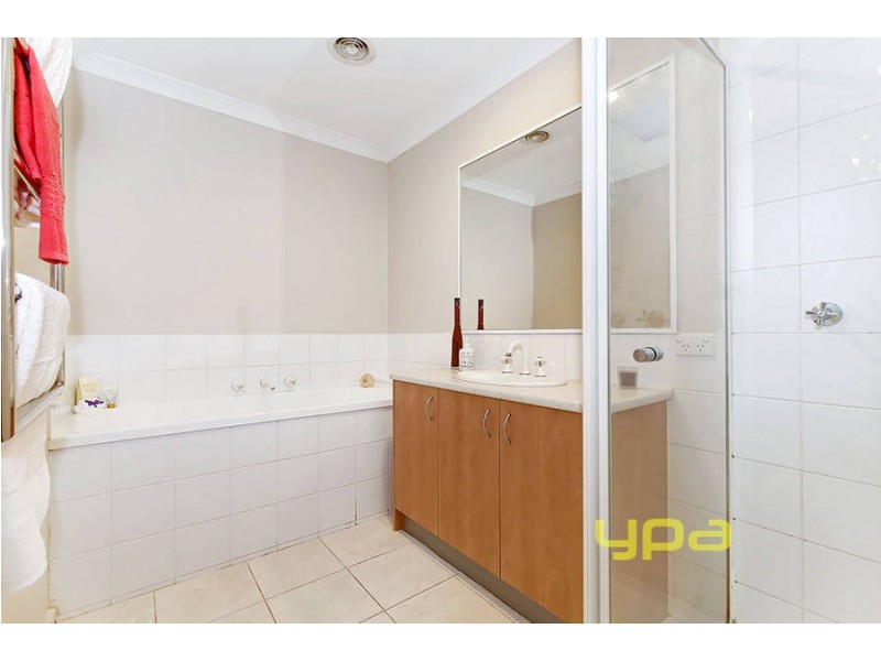 28 Tintern Loop, Hillside VIC 3037
