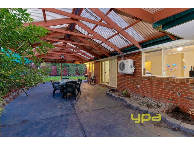 8 Whitmore Place, Hillside VIC 3037