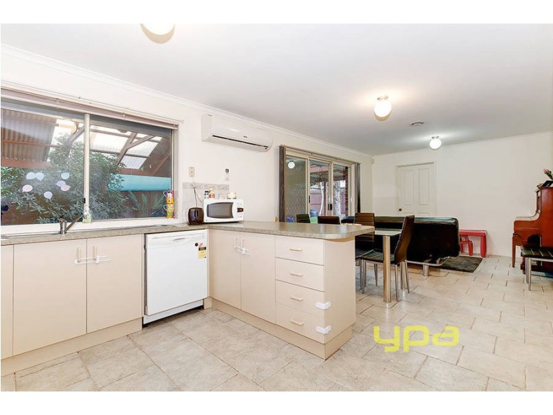 8 Whitmore Place, Hillside VIC 3037