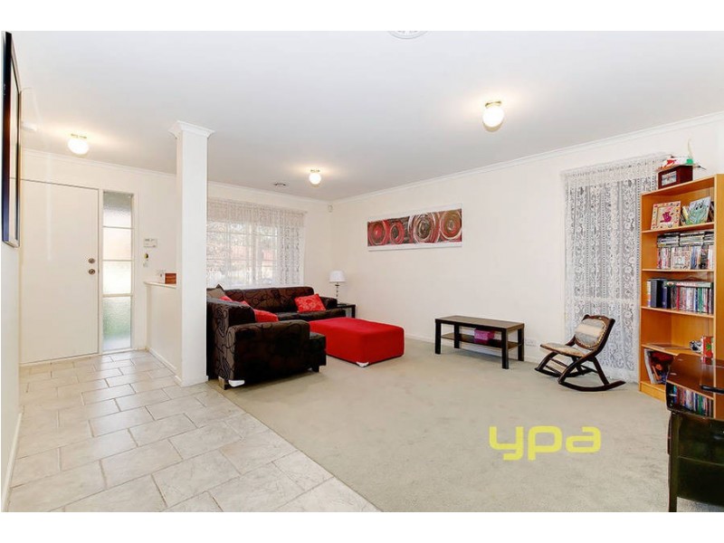 8 Whitmore Place, Hillside VIC 3037