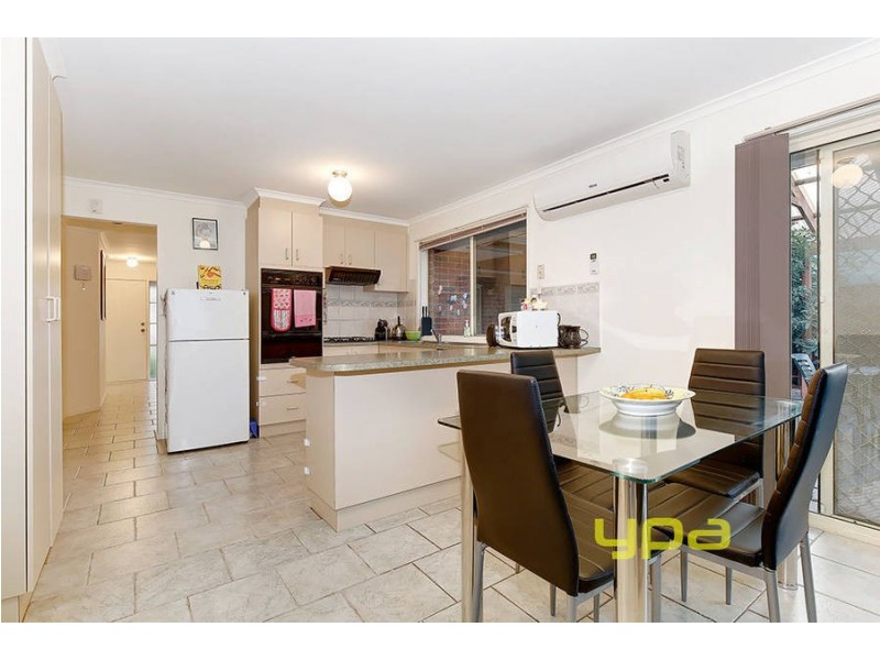 8 Whitmore Place, Hillside VIC 3037