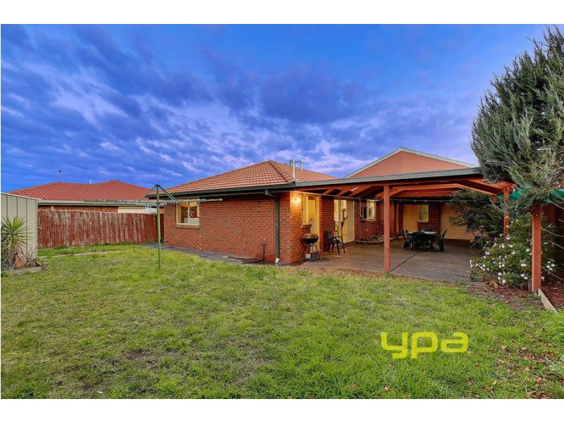 8 Whitmore Place, Hillside VIC 3037