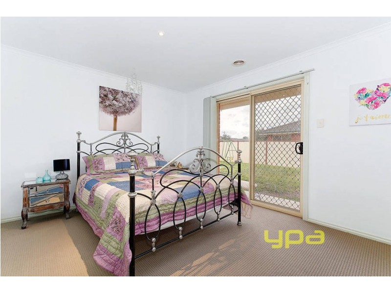 16 Marner Avenue, Hillside VIC 3037