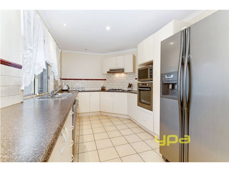 14 Colston Drive, Hillside VIC 3037