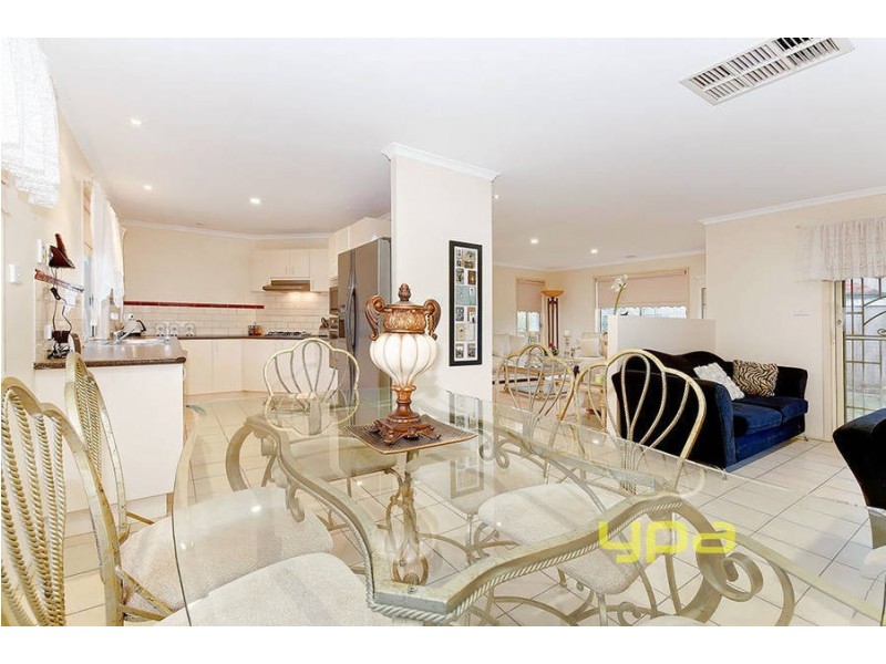 14 Colston Drive, Hillside VIC 3037