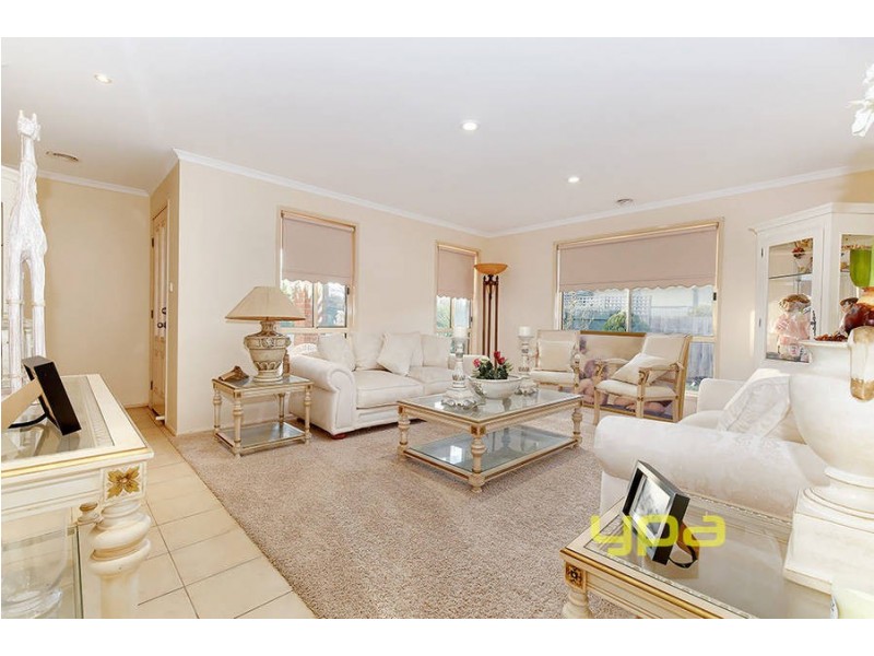 14 Colston Drive, Hillside VIC 3037