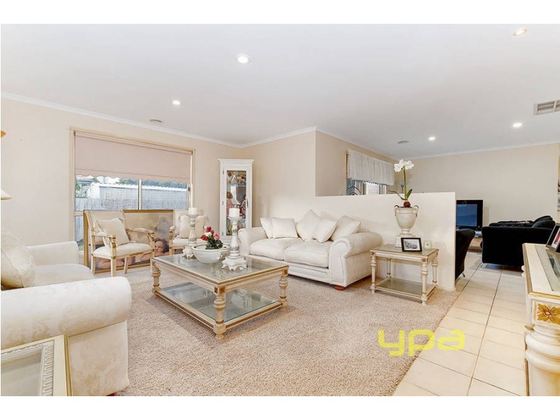 14 Colston Drive, Hillside VIC 3037