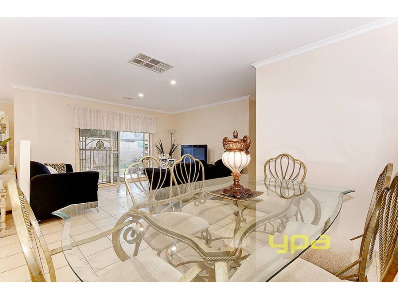 14 Colston Drive, Hillside VIC 3037