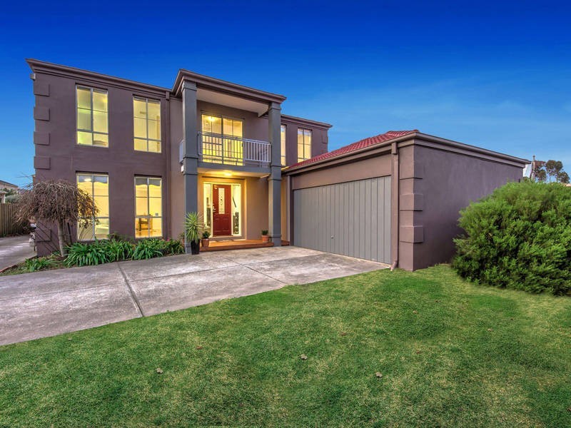 2 Boberrit Wynd, Sydenham VIC 3037