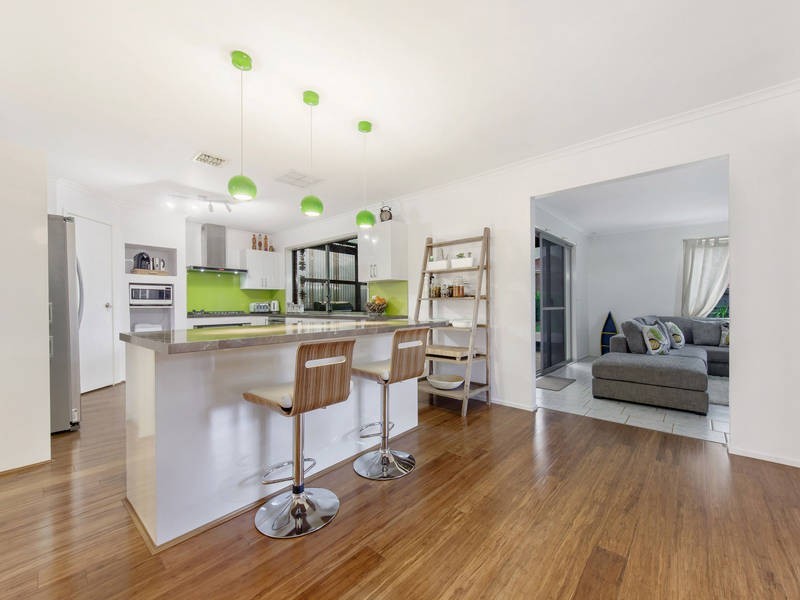 2 Boberrit Wynd, Sydenham VIC 3037