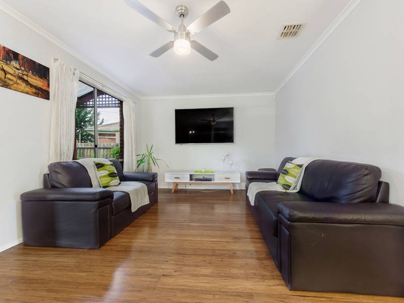 2 Boberrit Wynd, Sydenham VIC 3037