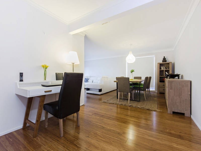 2 Boberrit Wynd, Sydenham VIC 3037